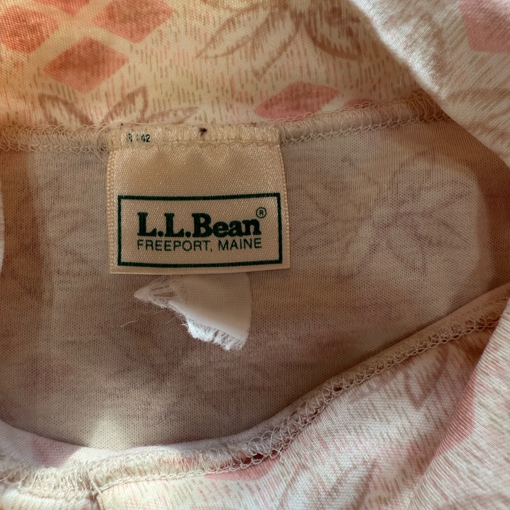 Vintage L.L. Bean Women's Soft Pink Turtleneck